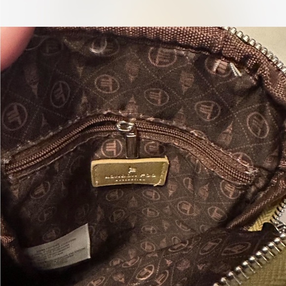 London Fog Gold Crossbody Bag, NWT - Picture 12 of 13